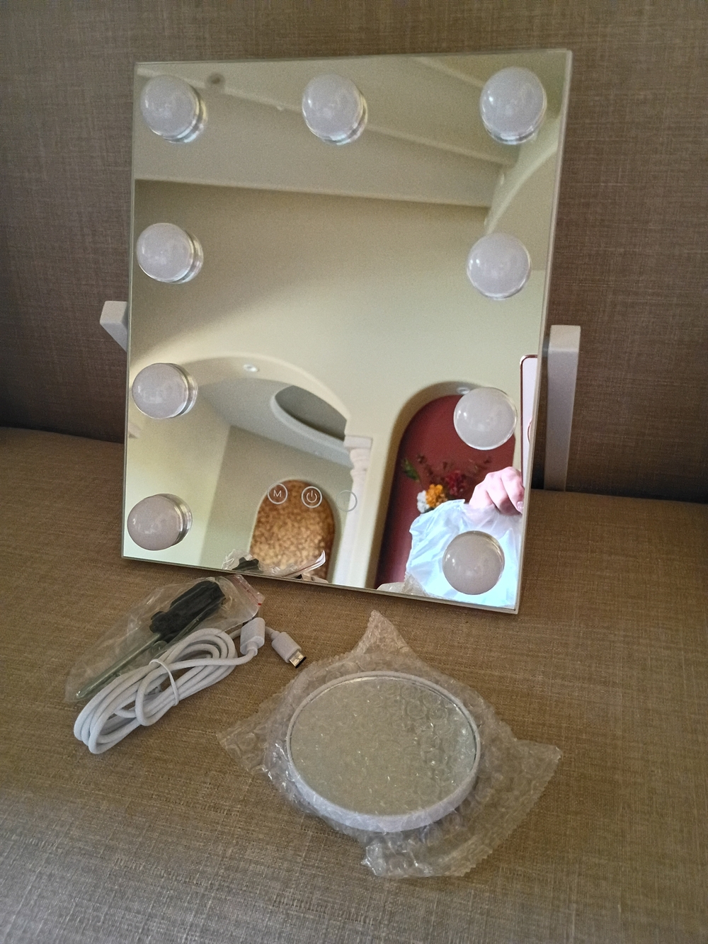 Ratsamee Hollywood Vanity Mirror LED Lights 10X Magnifier 14x12 NWT
